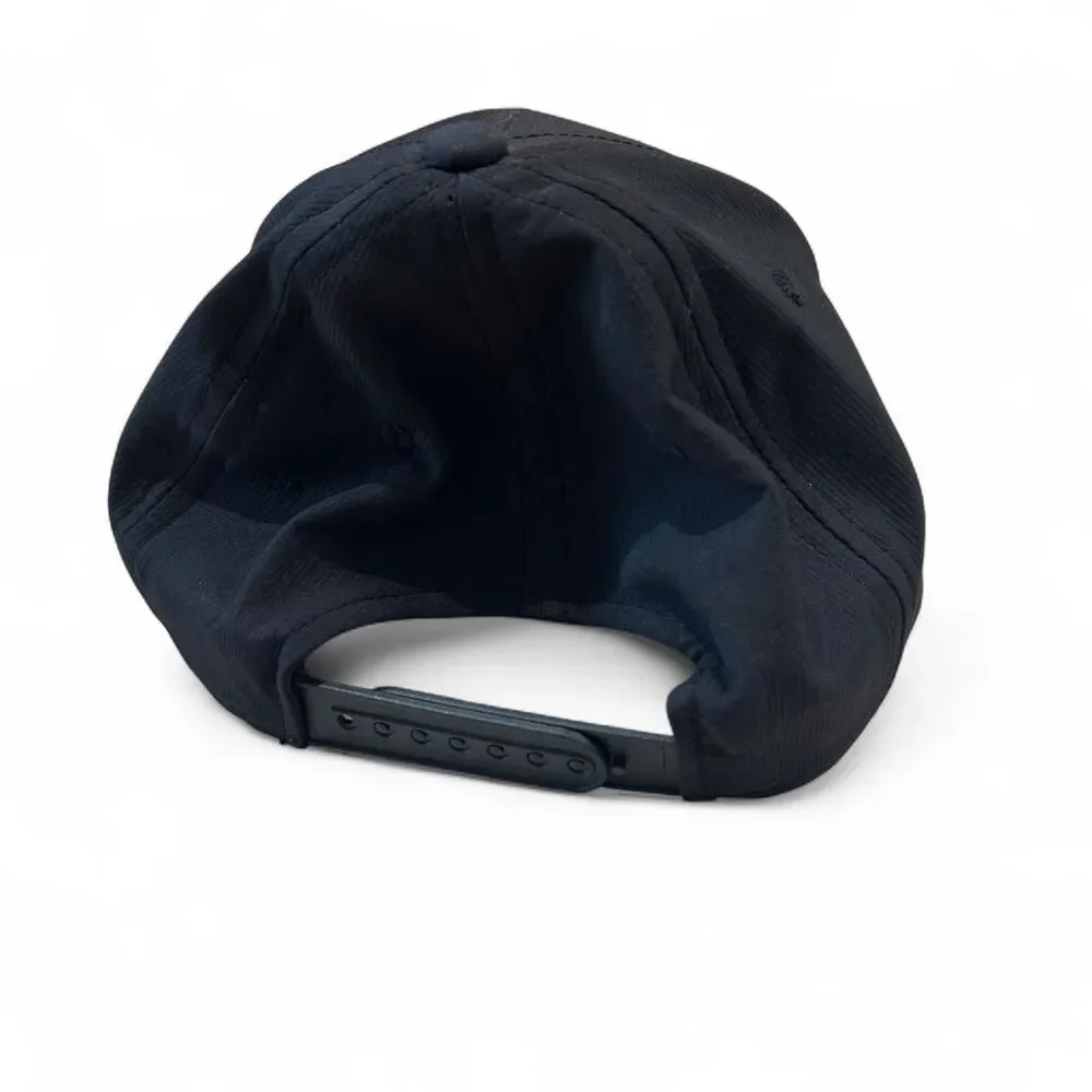 Signatures Black Crossed Golf Clubs Snapback Hat